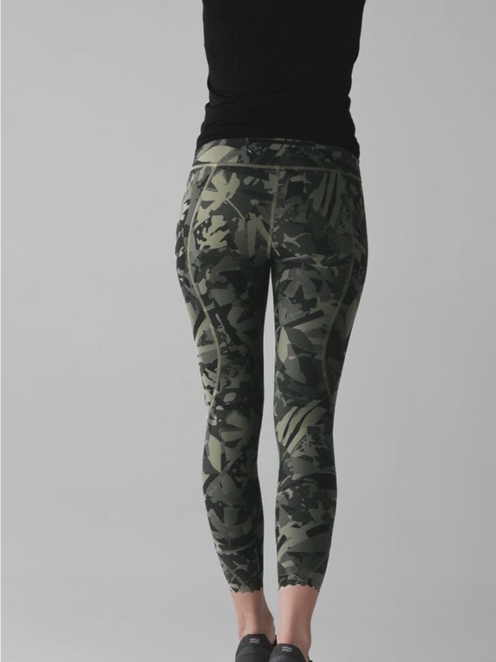 Lululemon Tight Stuff Tight - size 4